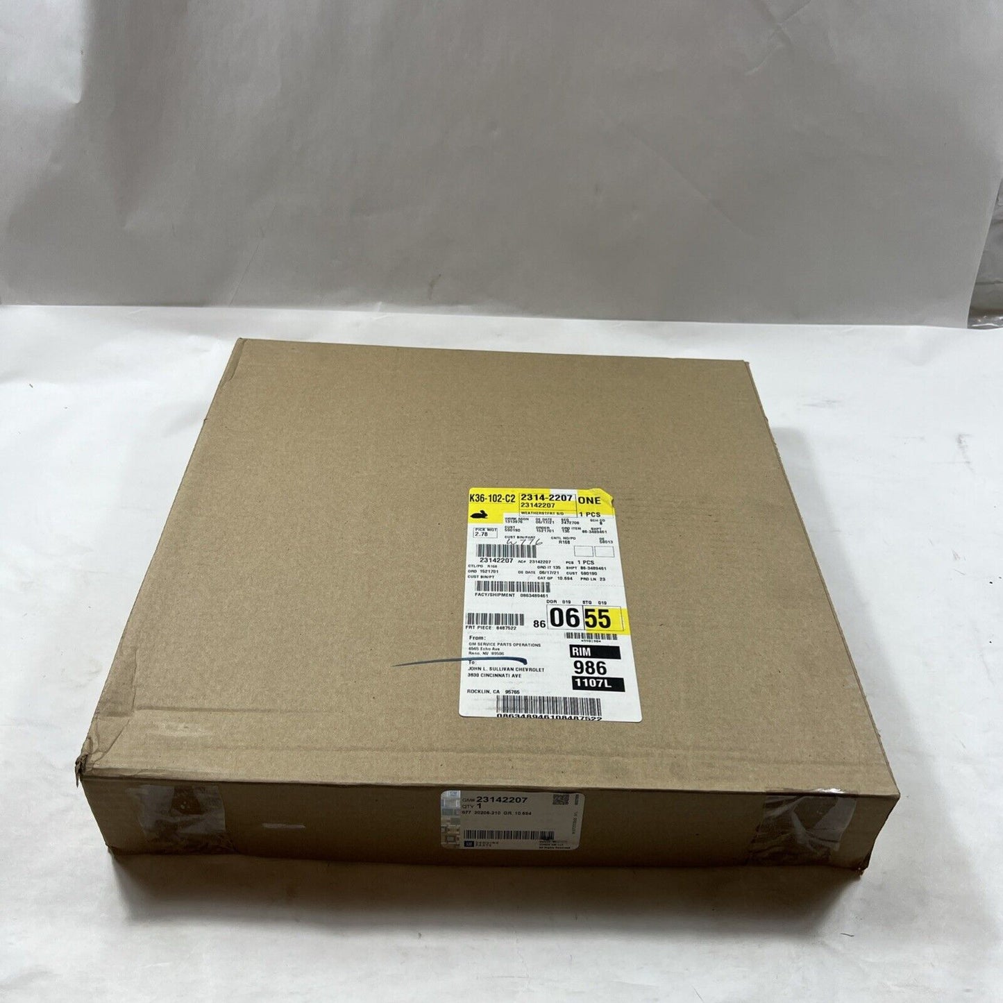 Genuine OEM GM Cadillac XTS Front Side Door Auxiliary Weatherstrip 23142207