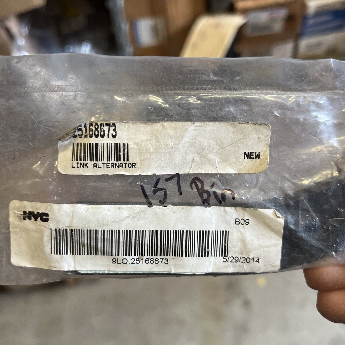 New OEM Mack LOWER Alternator MOUNTING BRACKET 3MJ485AM2 25168673