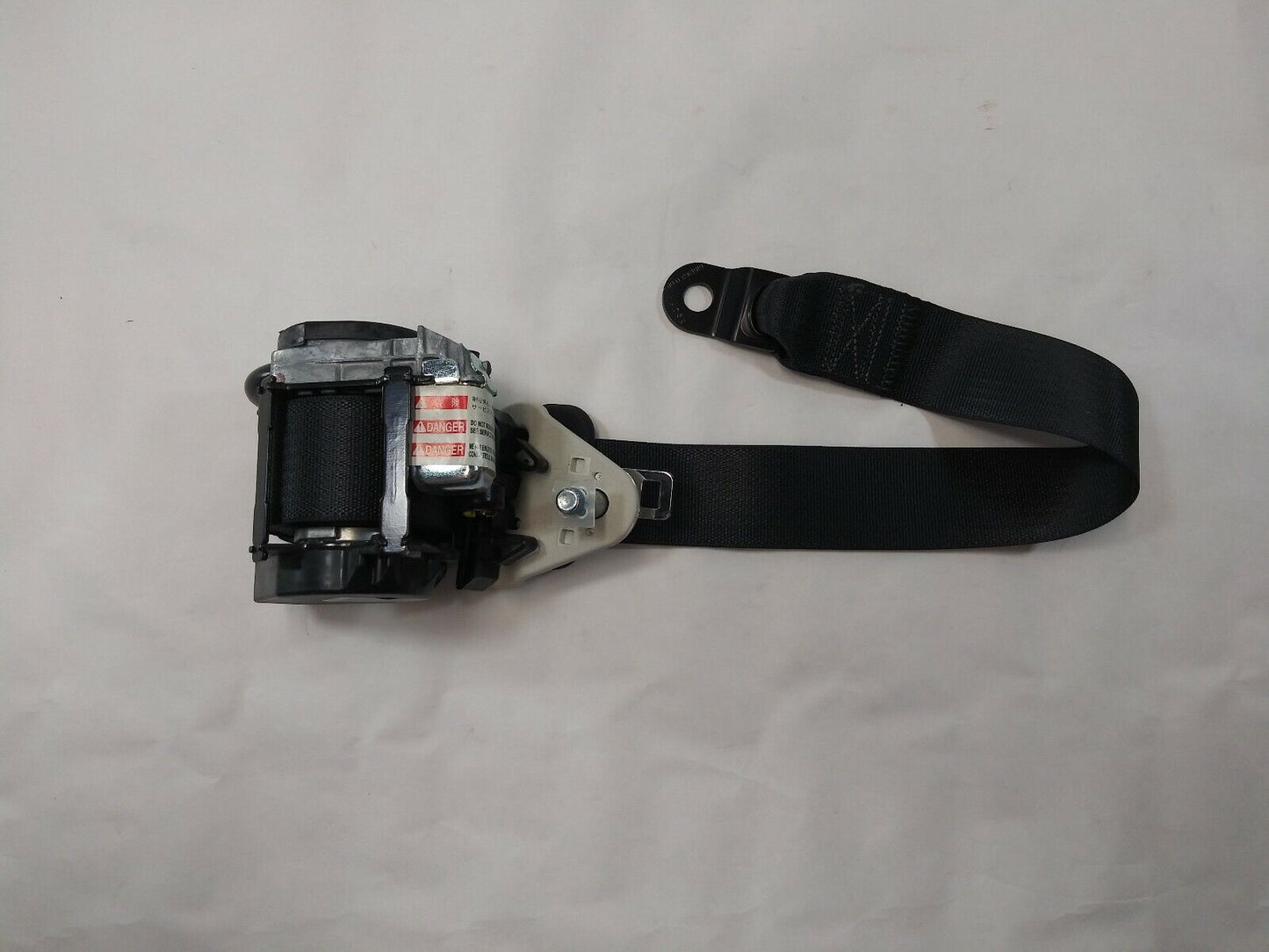 New OEM Dodge Caliber Seat Belt Front Passenger Side 2009 Mopar YD68XDVAC