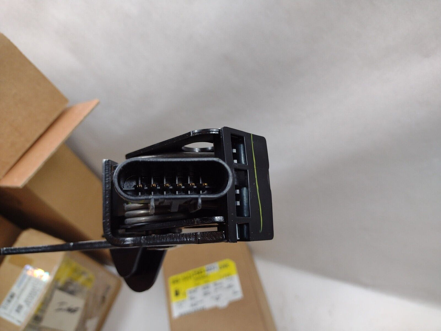 Genuine OEM GM Chevrolet Monte Carlo Accelerator Pedal 2004-2008 25830024