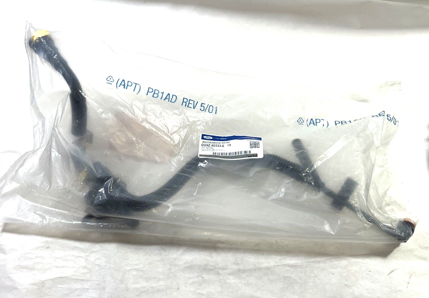 New Genuine OEM Ford Connecting Hose NOS DG9Z9D333E