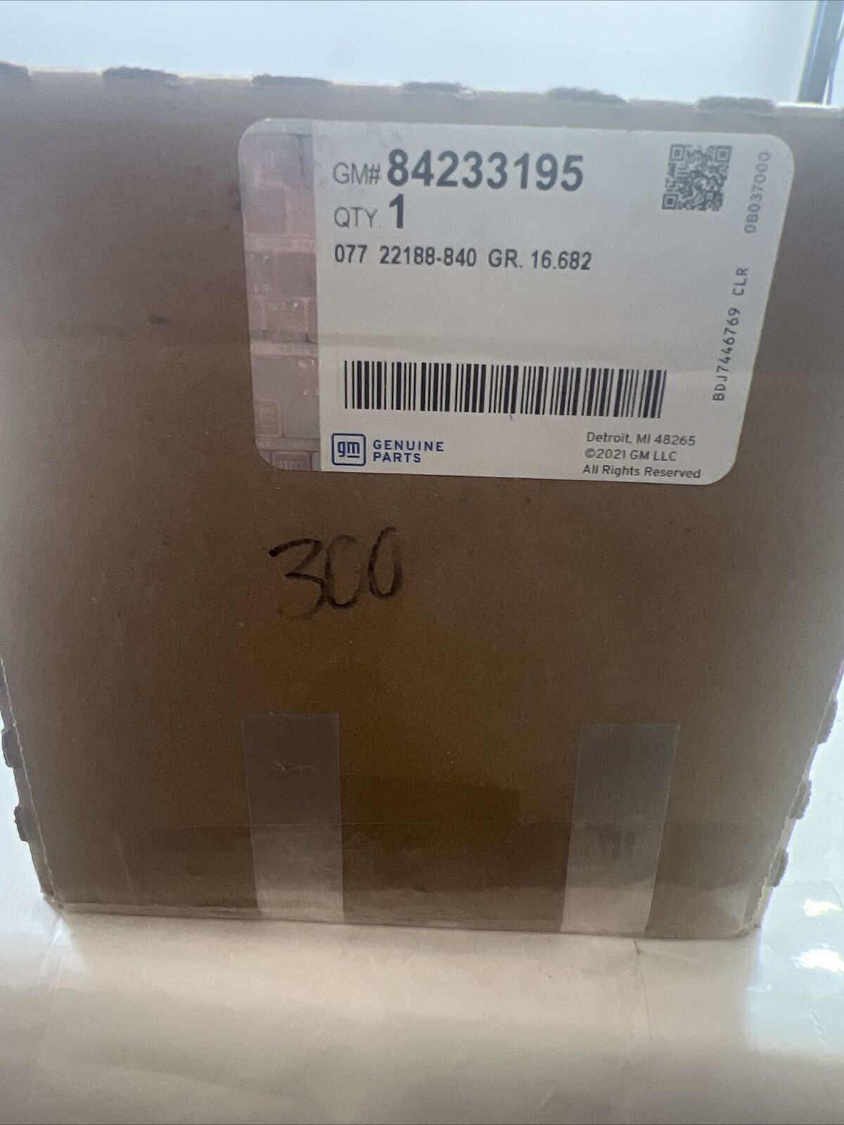 Genuine OEM GM Escalade Driver Seat Outer Finish Panel 2014-2020 84233195