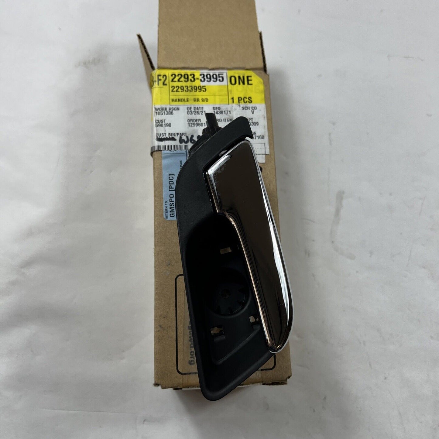 Genuine OEM GM Chevrolet Interior Right Passenger Door Handle Chrome 22933995