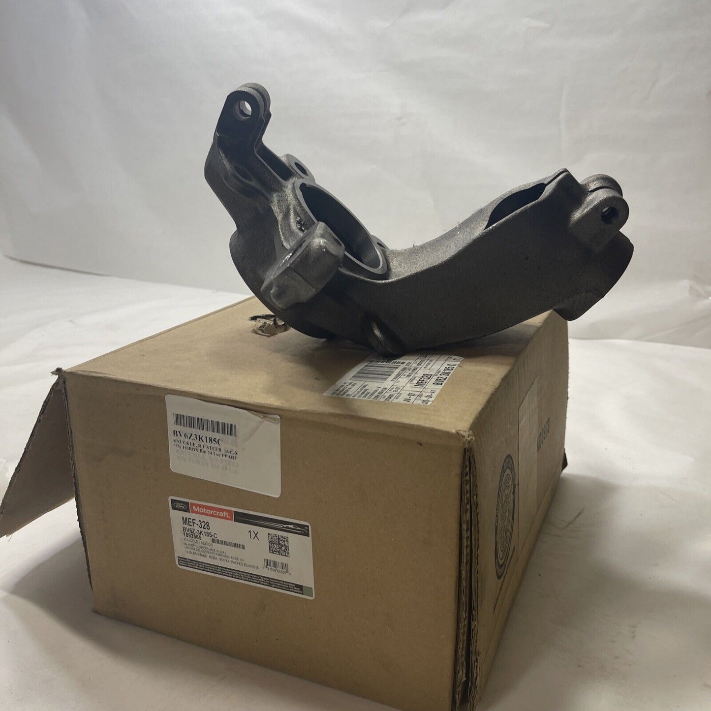 New OEM Ford C-MAX Passenger Right Front Spindle Knuckle 13-18 Motorcraft MEF328
