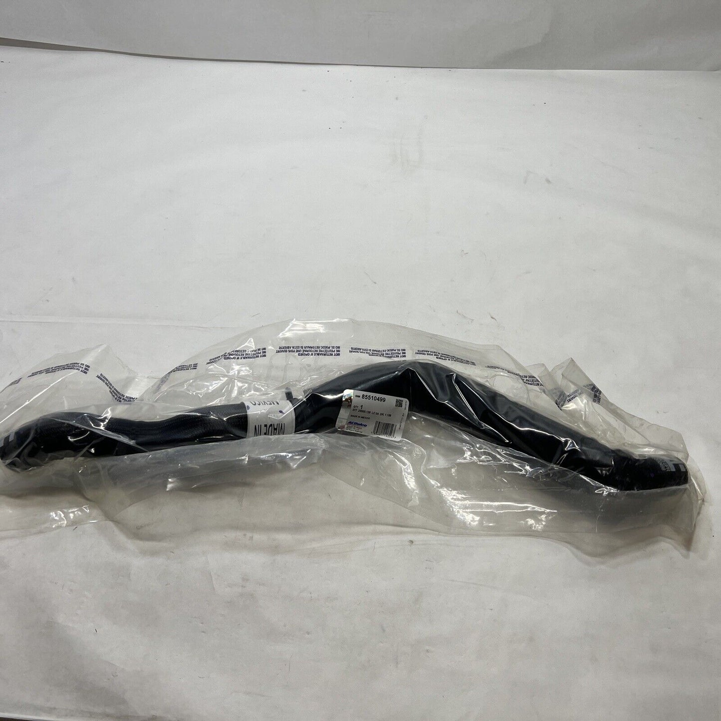 New Genuine OEM GM Chevrolet 2019-2021 Sierra Silverado Radiator Hose 85510499