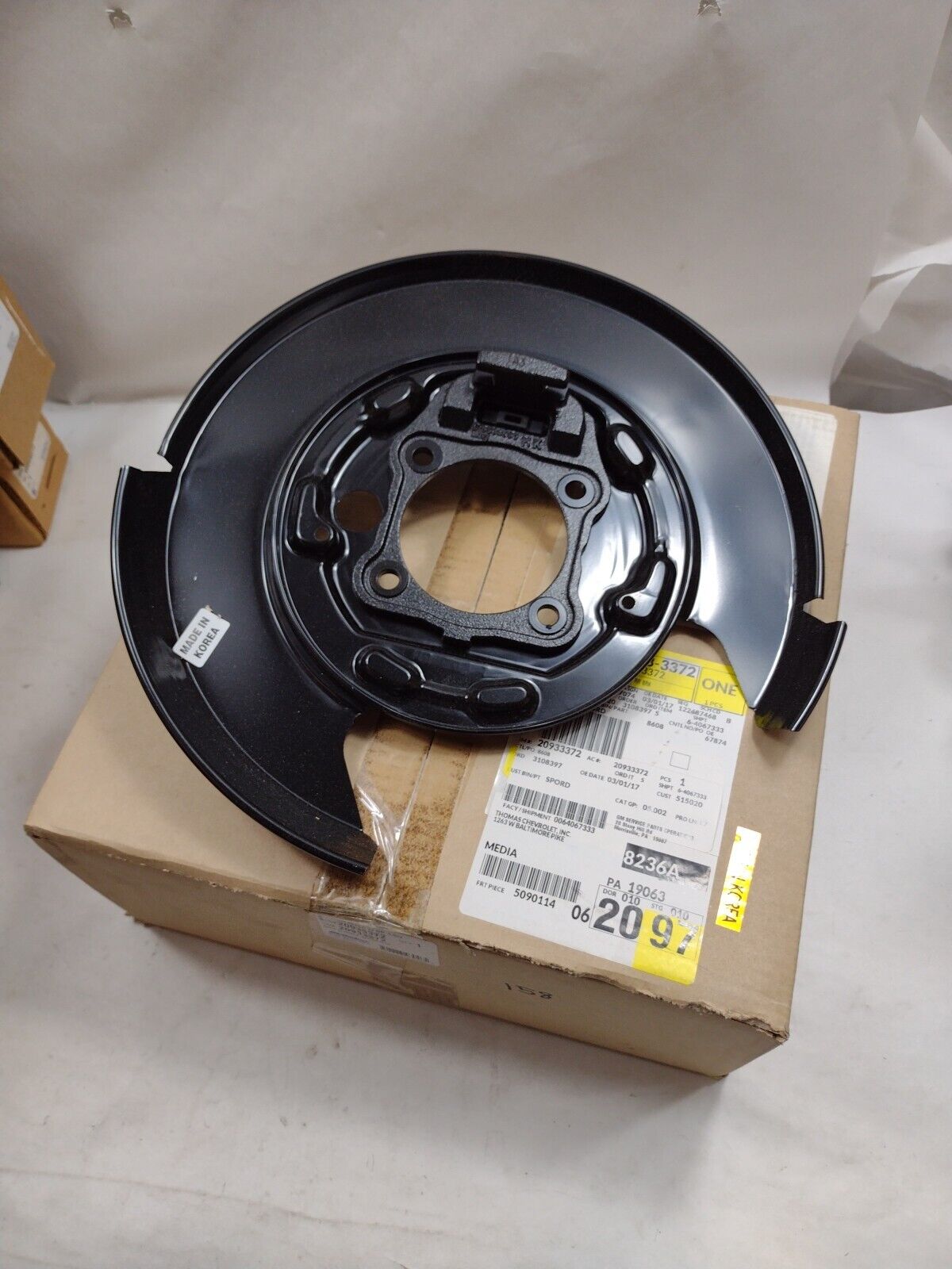 Genuine OEM GM Chevrolet Equinox Rear Brake Dust Shield 2007-2017 20933372