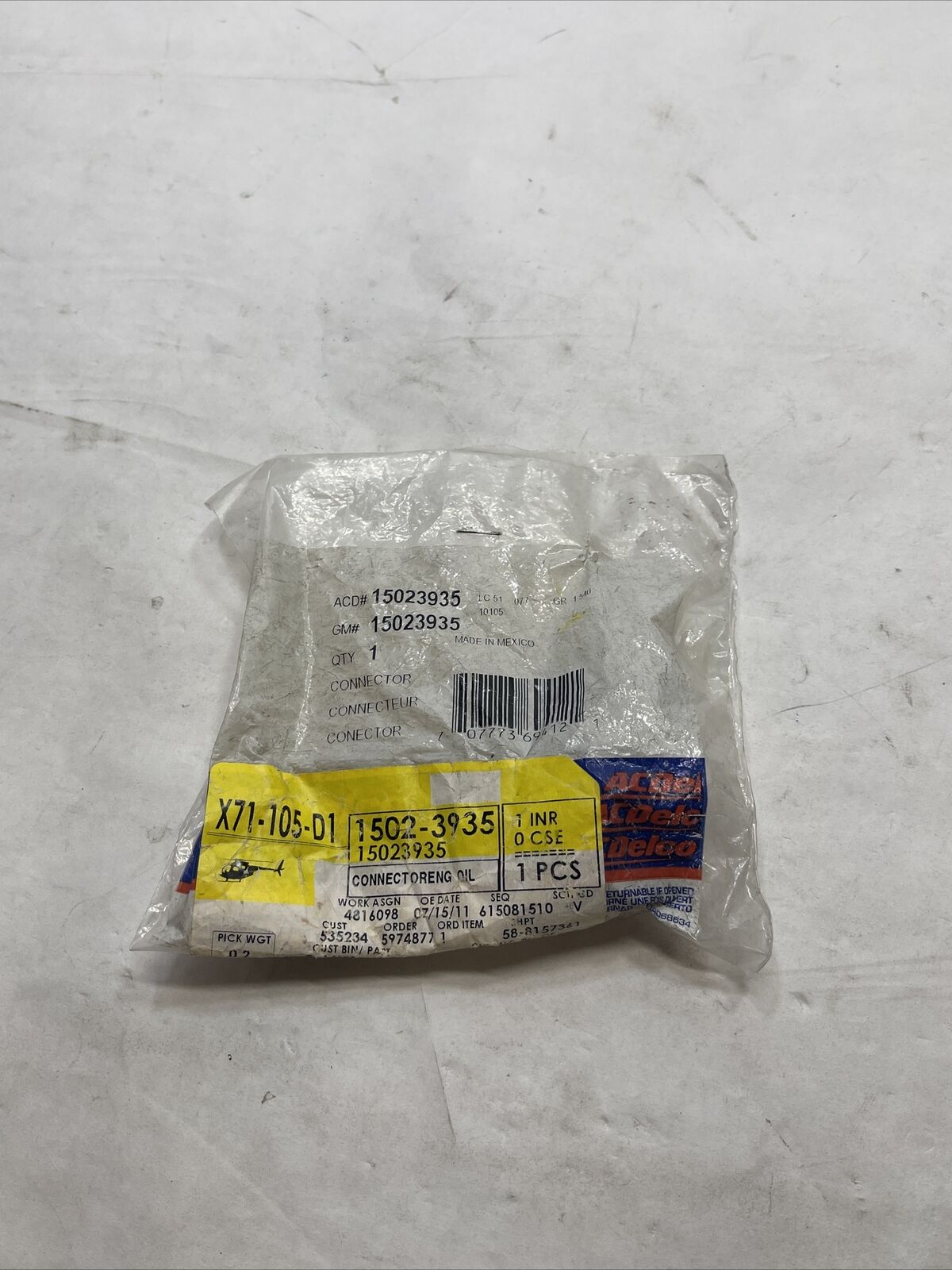 New OEM Genuine GM Connector Engine Oil Cooler Hose Connector 15023935