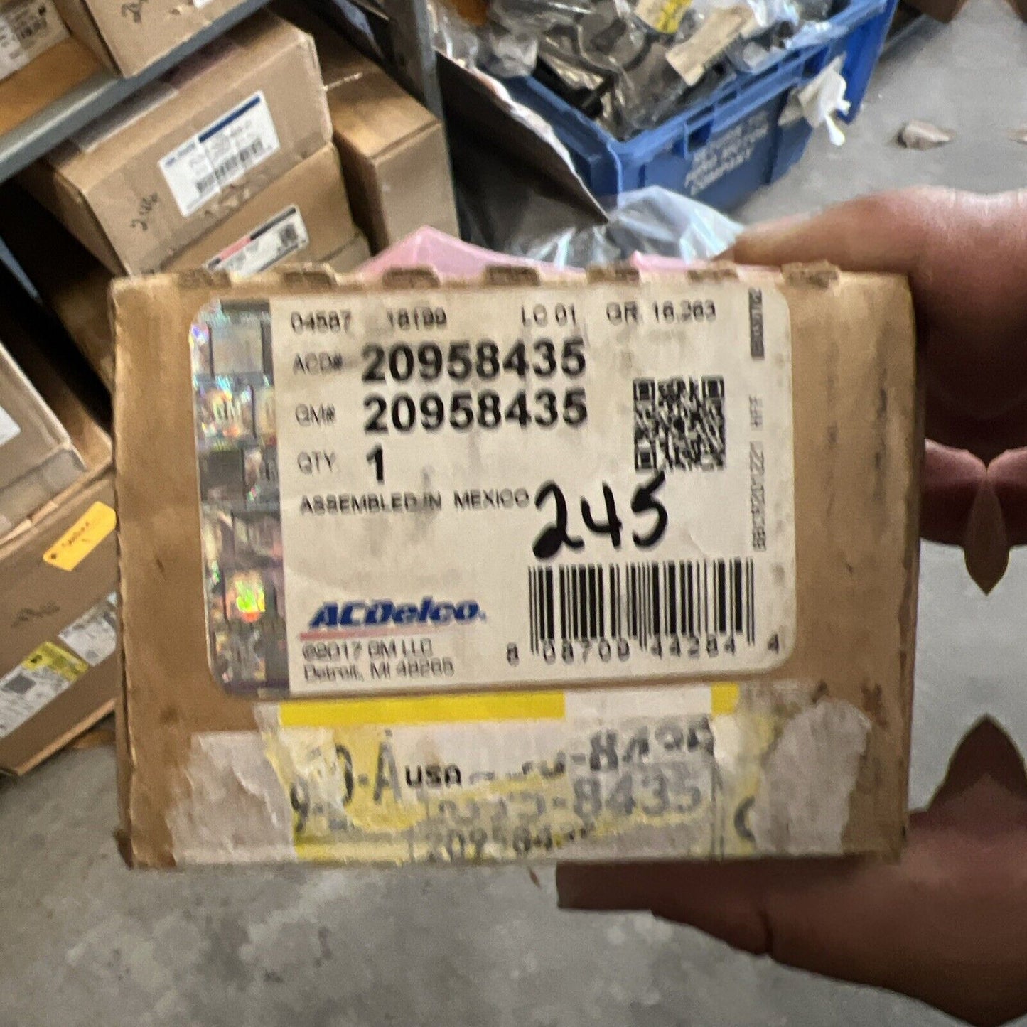 Genuine OEM GM ACDelco Left Side Door Lock & Window Switch 10-17 20958435