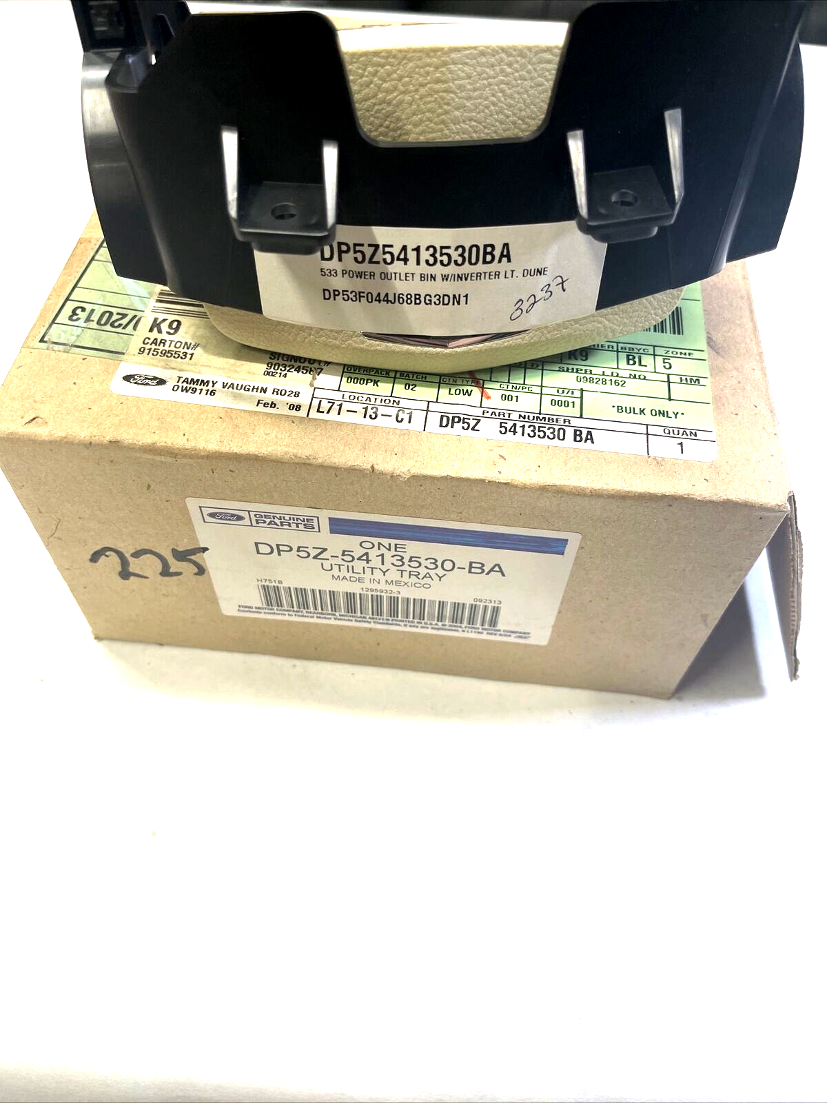 New Genuine OEM Ford MKZ 2013-2016 Tray Utility dp5z5413530ba