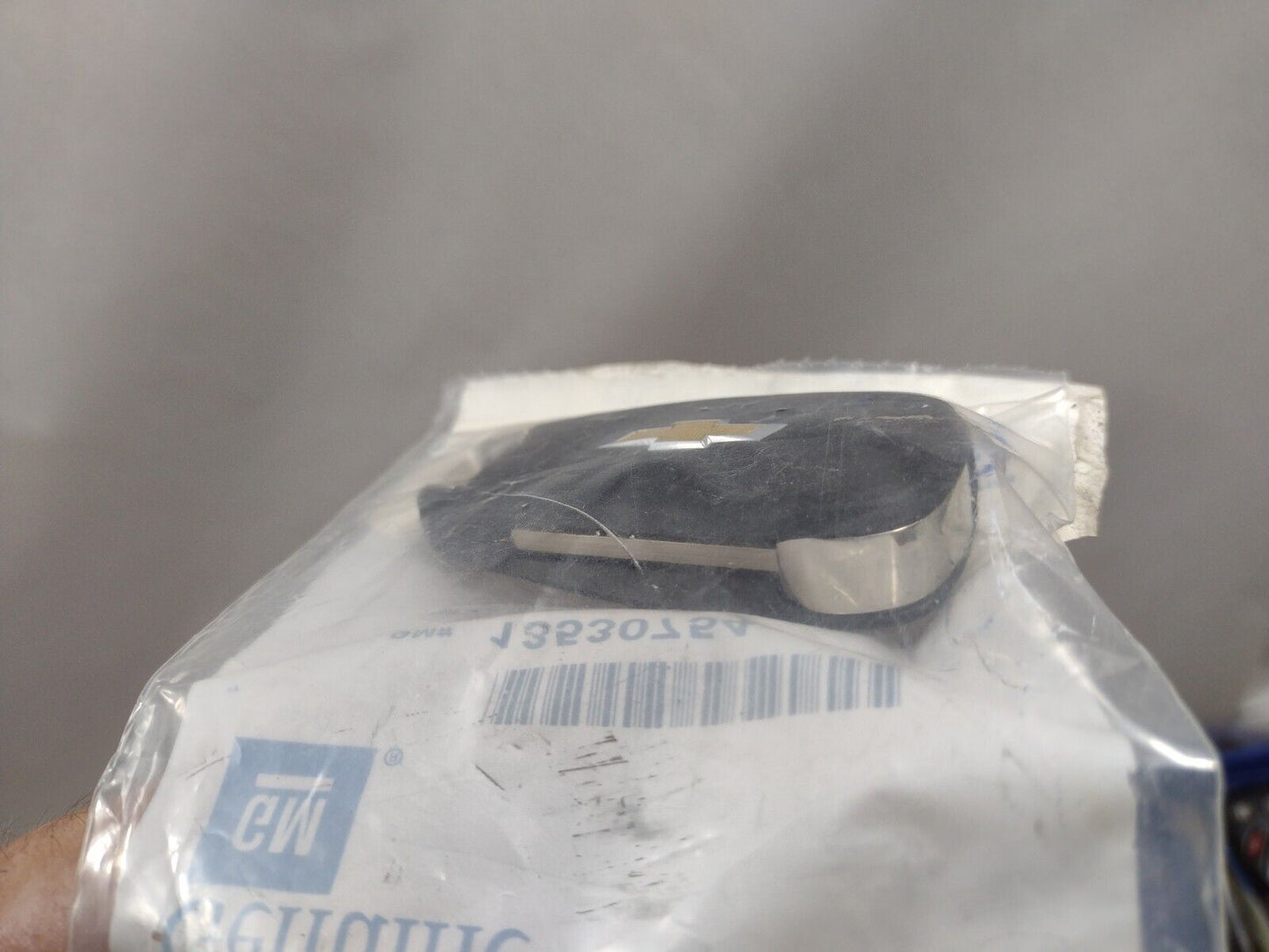 Genuine OEM GM Chevy Spark Door Lock Key Fob 2019-2022 13530754