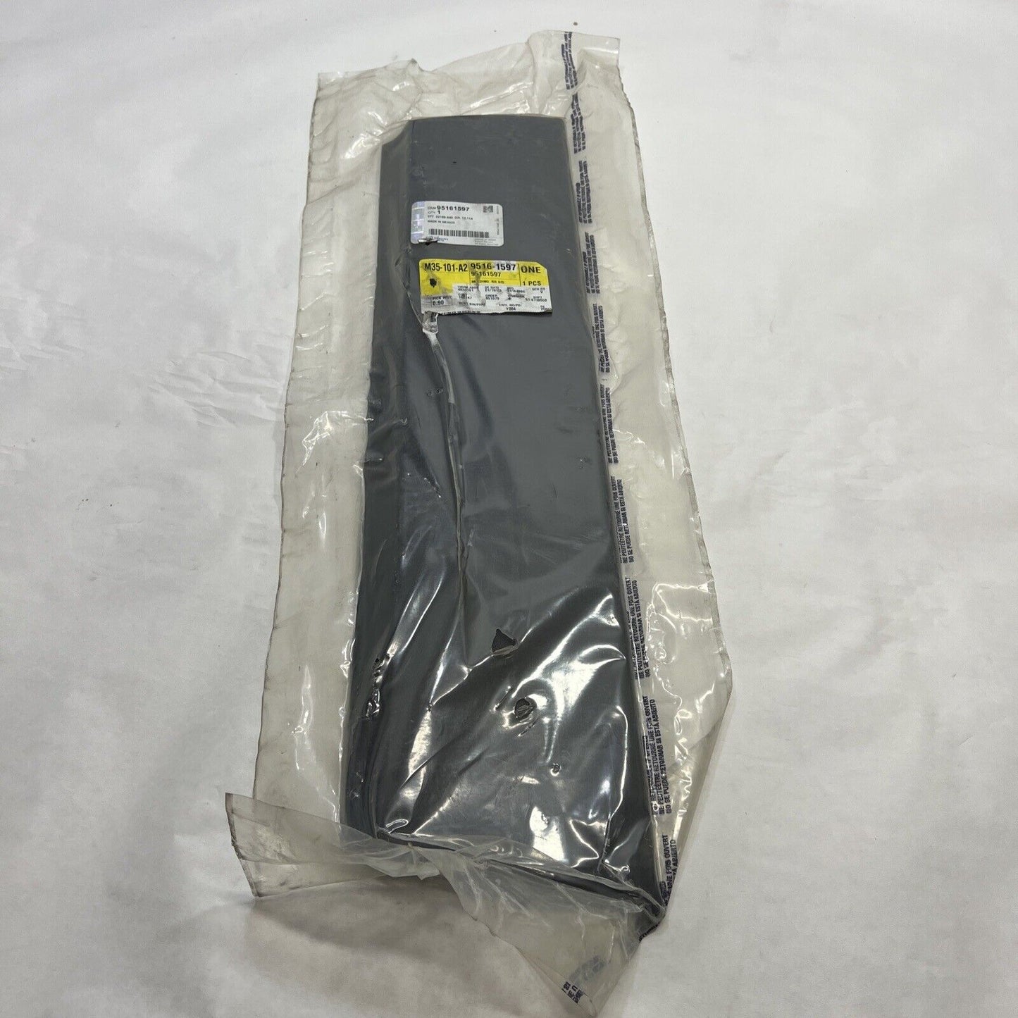 Genuine OEM GM Trax Left Lower Driver Side Body Molding Trim 2015-2022 95161597