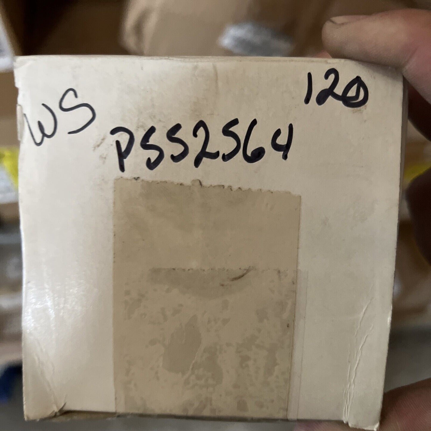 New Genuine Doanldson  1PCS NEW FOR diesel filter element P552564