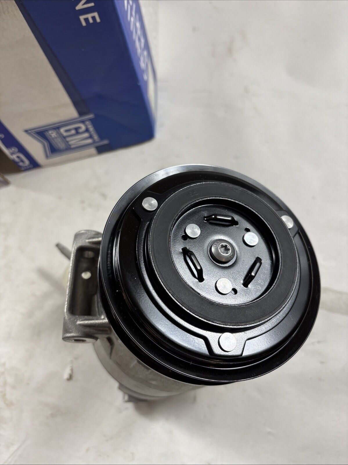 Genuine OEM GM Chevy Equinox Air Compressor 2015-2017 84149997 ACDelco 15-22330