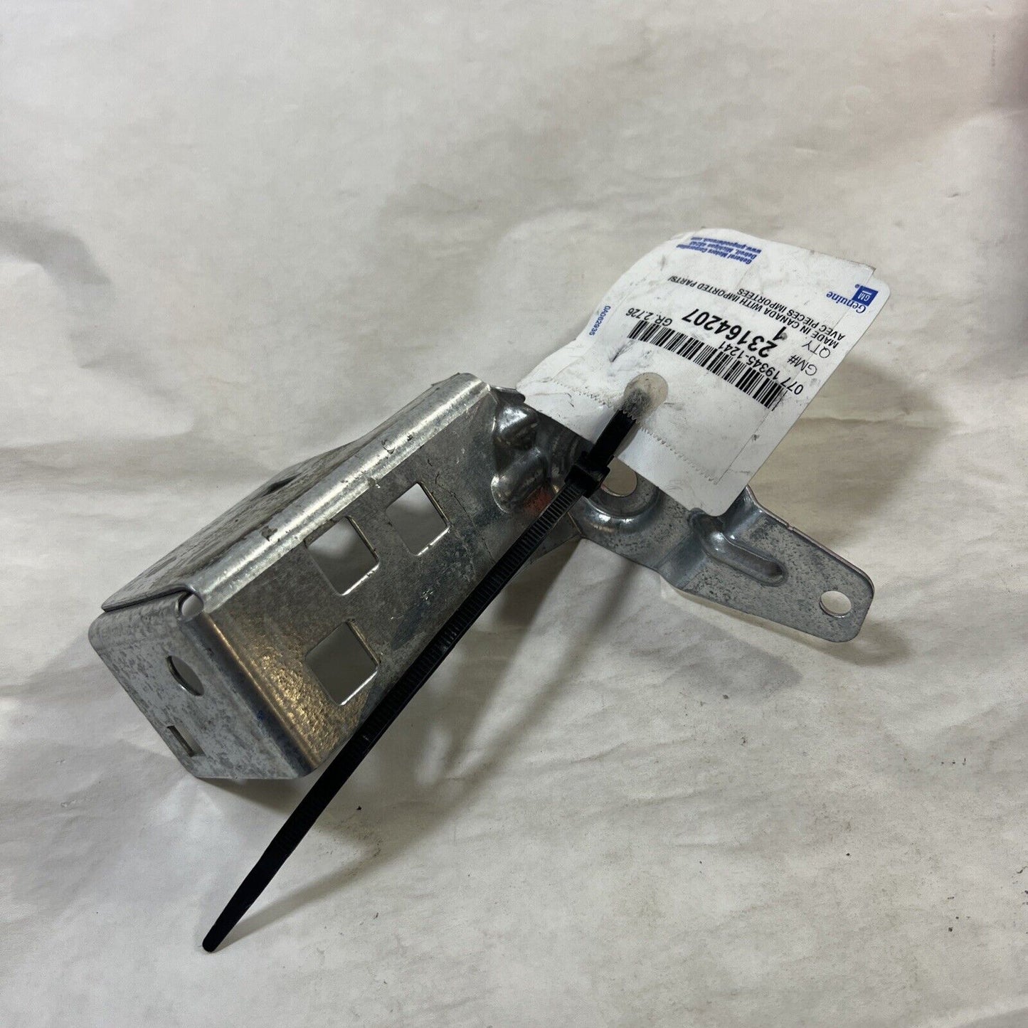 Genuine OEM GM Chevrolet Front Right Side Headlight Headlamp Bracket 23164207