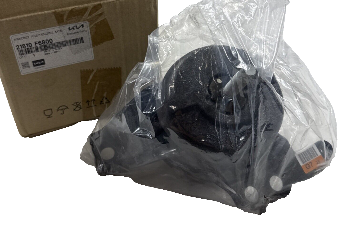 47300470