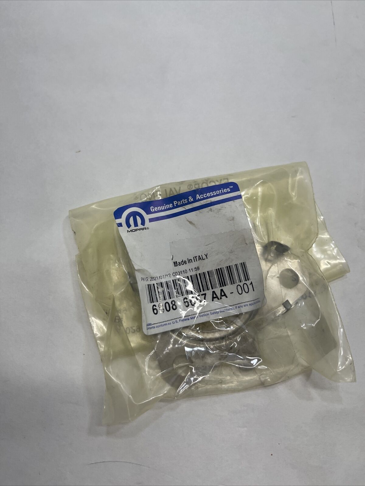 New OEM Genuine Mopar Sprinter 2500 07-09 Exhaust Manifold Upper Seal 68086657AA