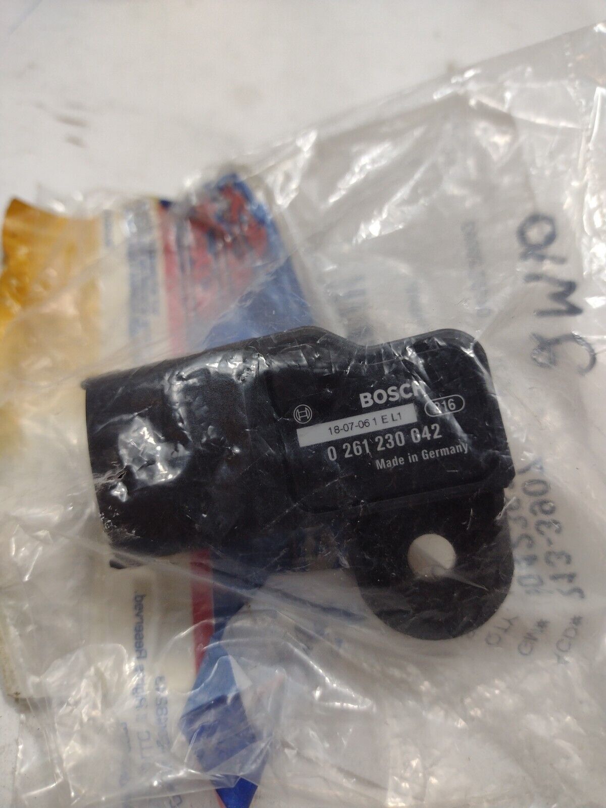 Genuine OEM GM Chevy Cruze Intake Air Pressure & Temp Sensor 2004-2012 90423637