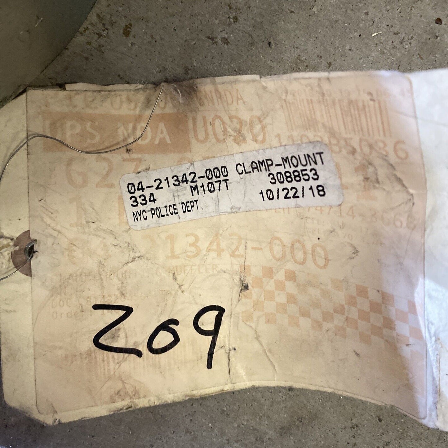 New Freightliner 04-21342-000 Muffler Mounting Clamp Freightliner