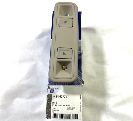 Genuine OEM GM Rear Seat Position Center Reading and Courtesy Lamp 84407747