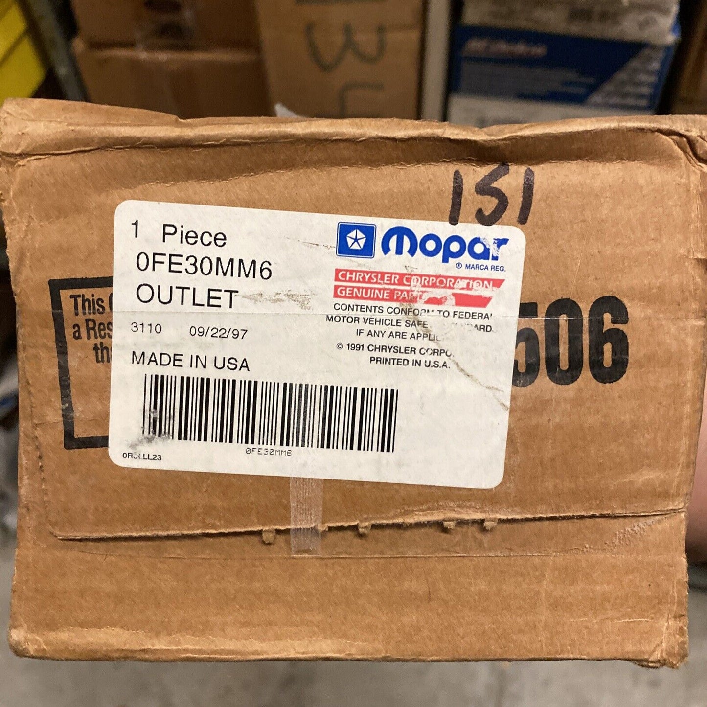 New OEM Mopar Dodge Caravan Rear A/C Vent Center FE30MM6