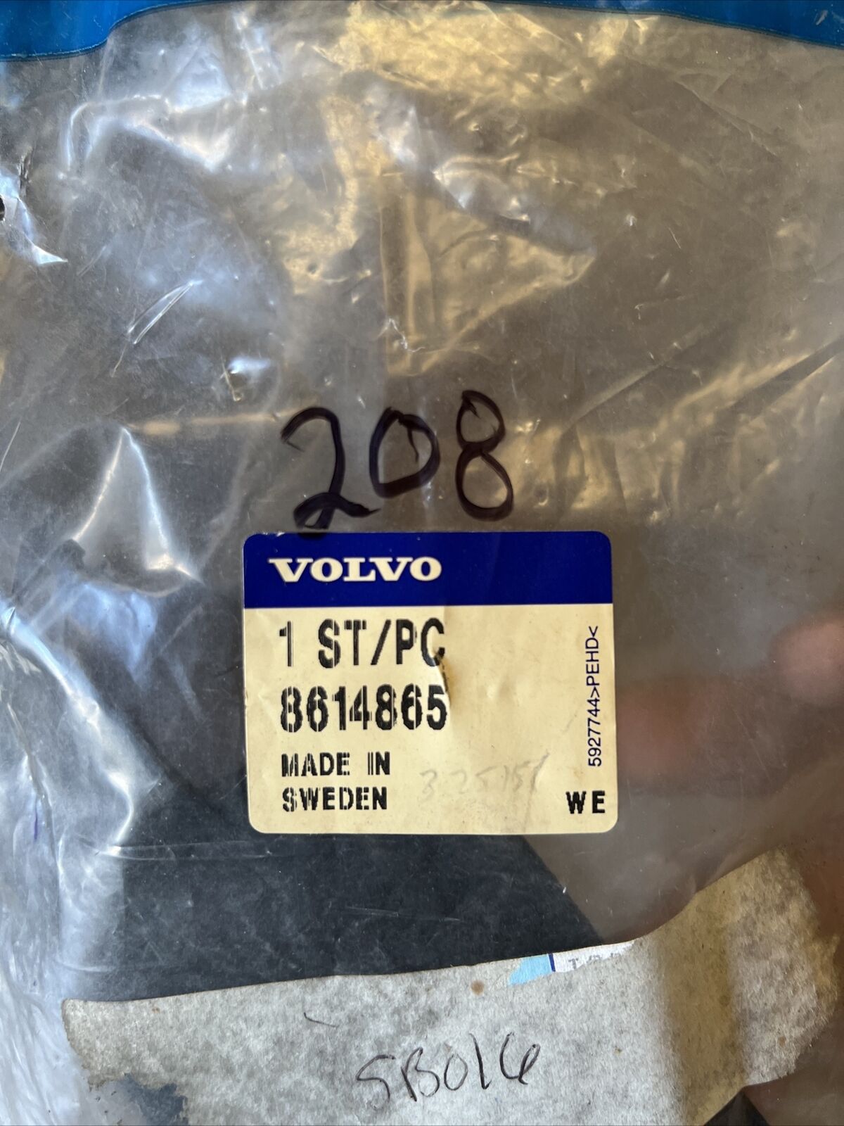 New OEM Volvo C70 1998-2004 Rear Lower Wheelhouse Liner Extension 8614865