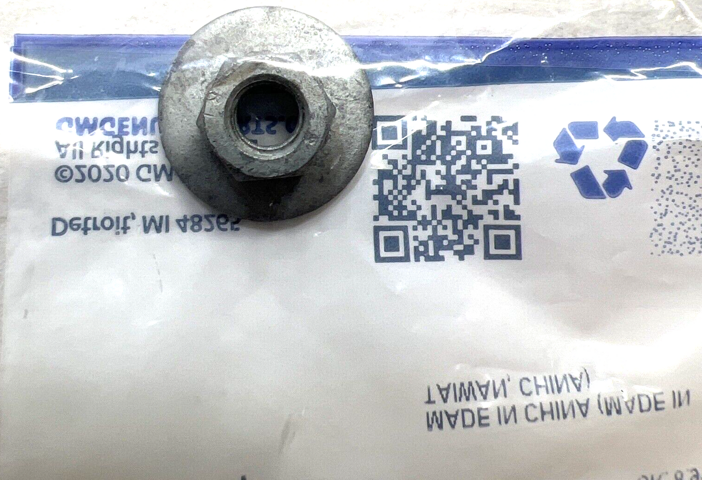 Genuine OEM GM Buick Allure Liftgate Tailgate Hatch Applique Nut 10-15 11611049
