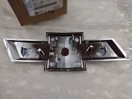 Genuine OEM GM Chevrolet Colorado Exterior Emblem Kit Bow-Tie 2021-2022 84616680