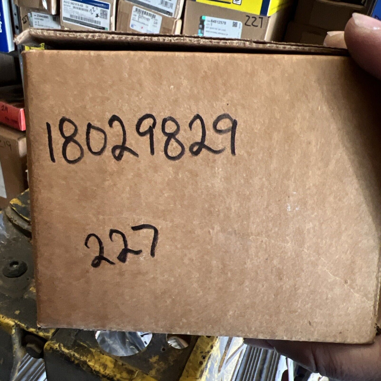 Genuine OEM GM ACDelco Impala Front Disc Brake Caliper Bracket 97-05 18029829