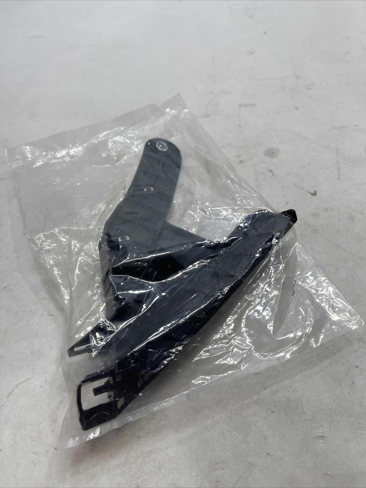 New OEM Genuine Nissan Altima 2013-2015 Left Driver Side Retainer 620593TA0A