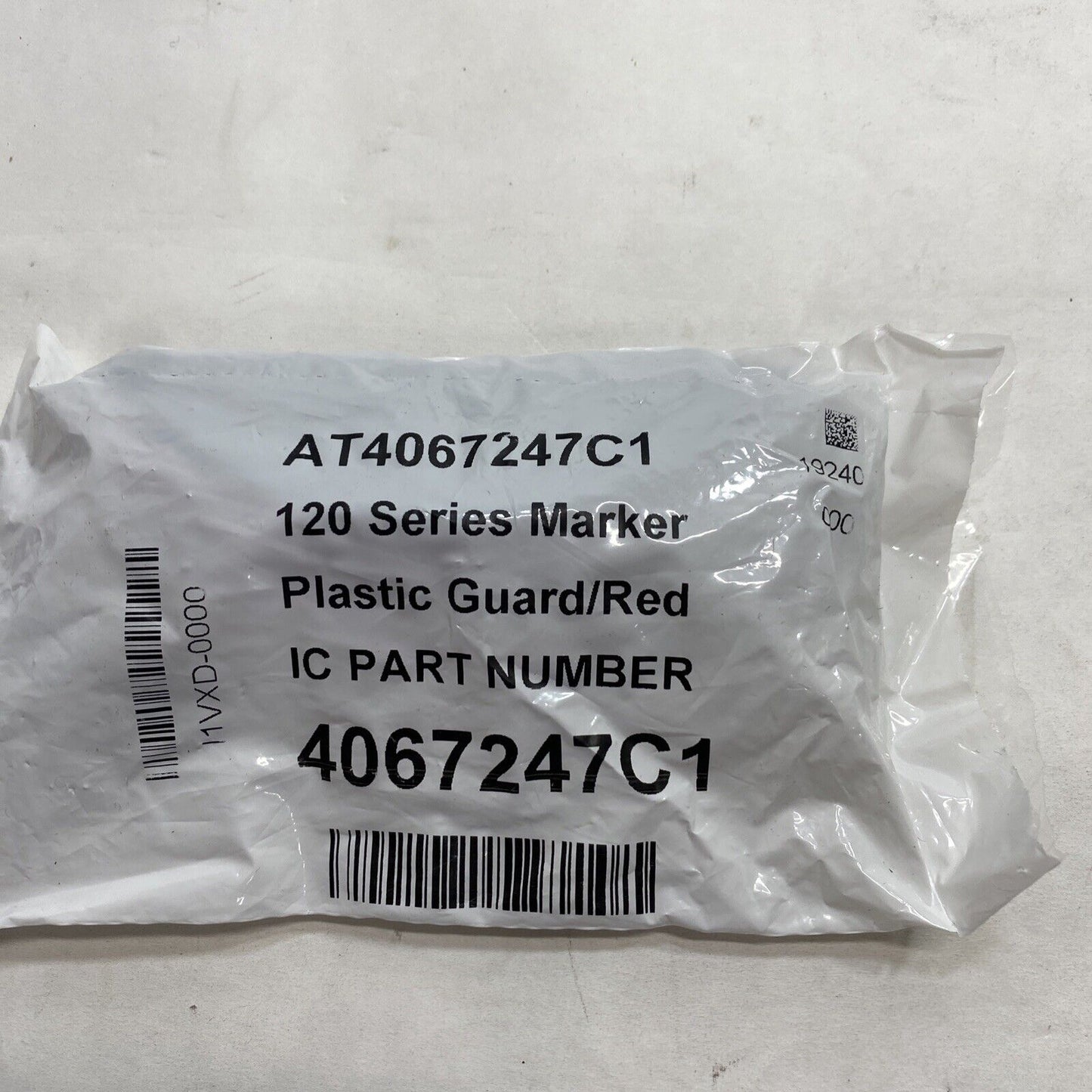 New International 120 Series Marker Light W/ Plastic Guard 4067247C1