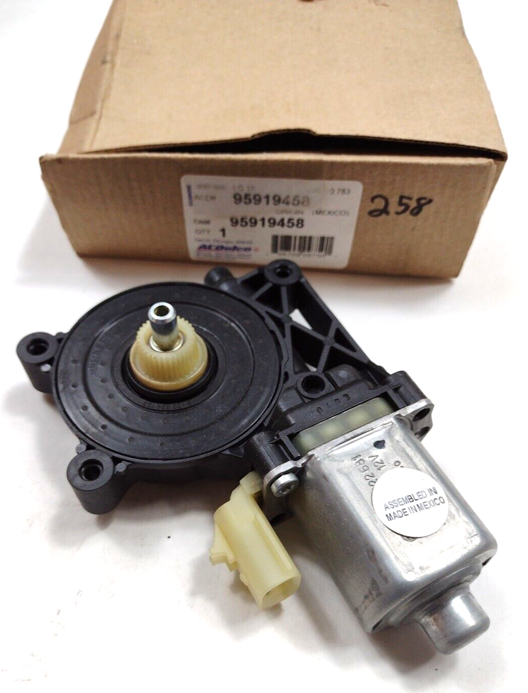 Gneuine OEM GM Chevrolet Sonic Window Motor 2012-2020 95919458