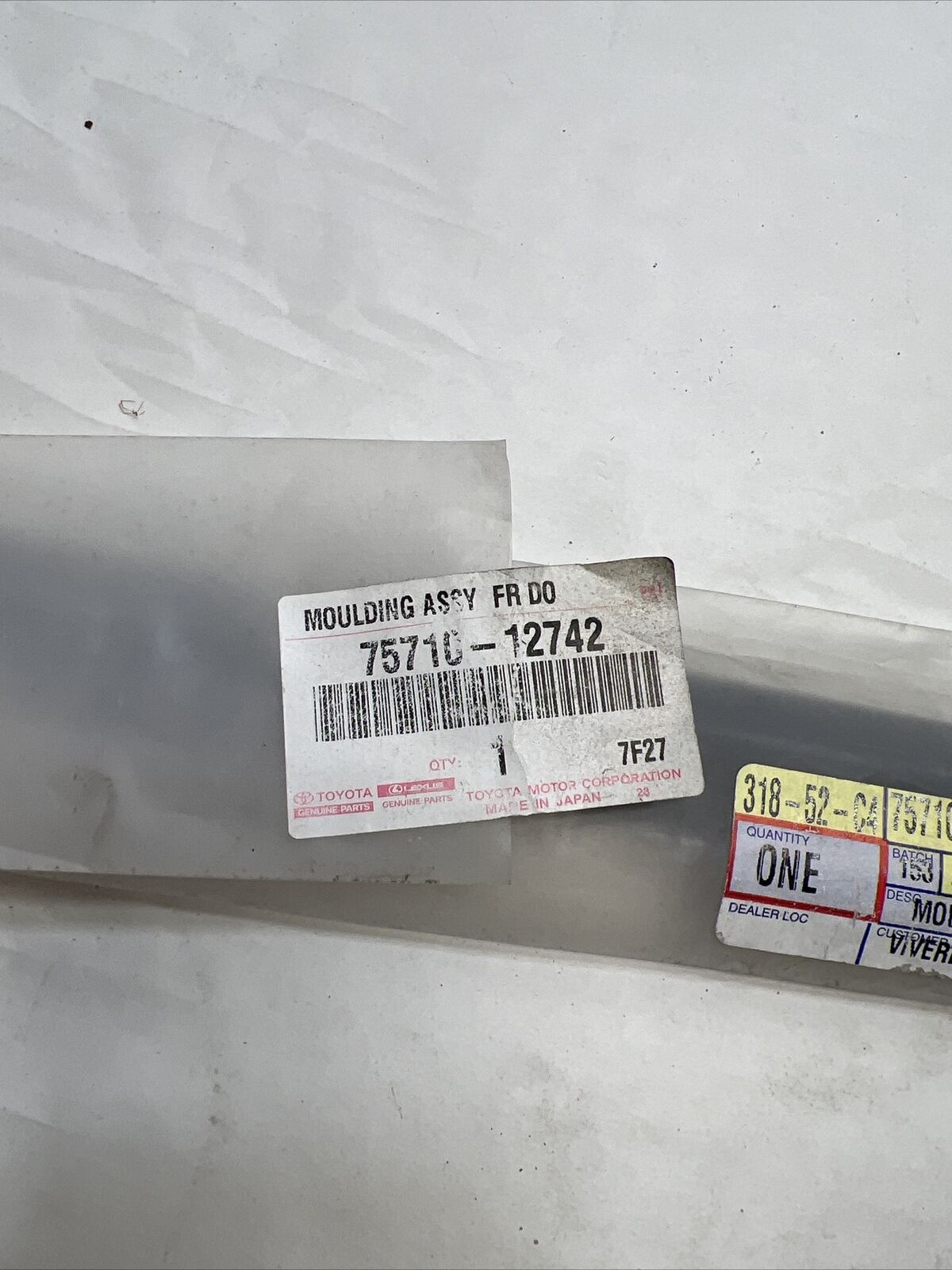 New OEM Genuine Toyota Corolla 2003-2008  Moulding Assembly Belt 7571012742