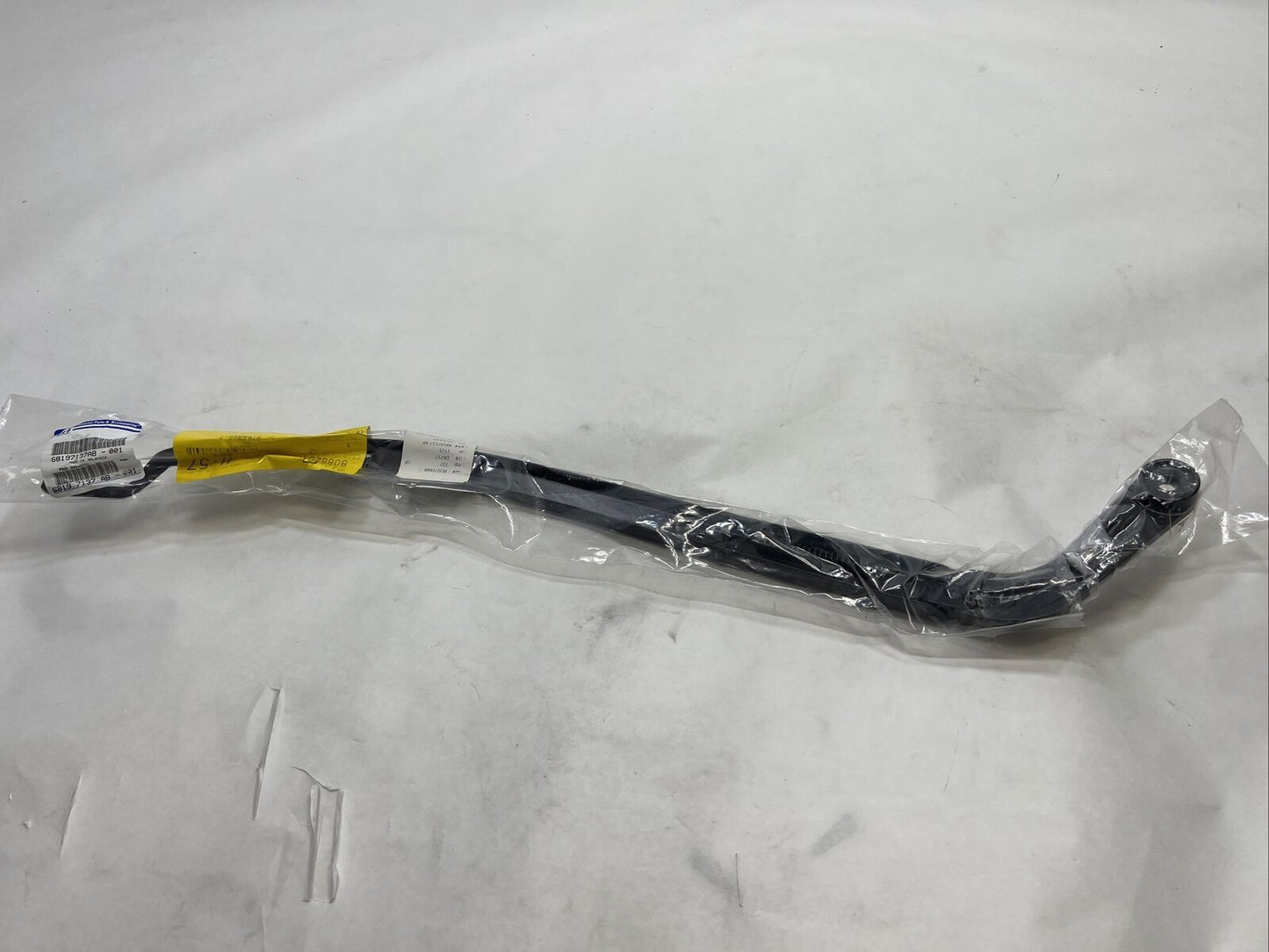 New OEM Genuine Mopar Front Wiper Arm Jeep Cherokee Passenger 2014-22 68197137AB