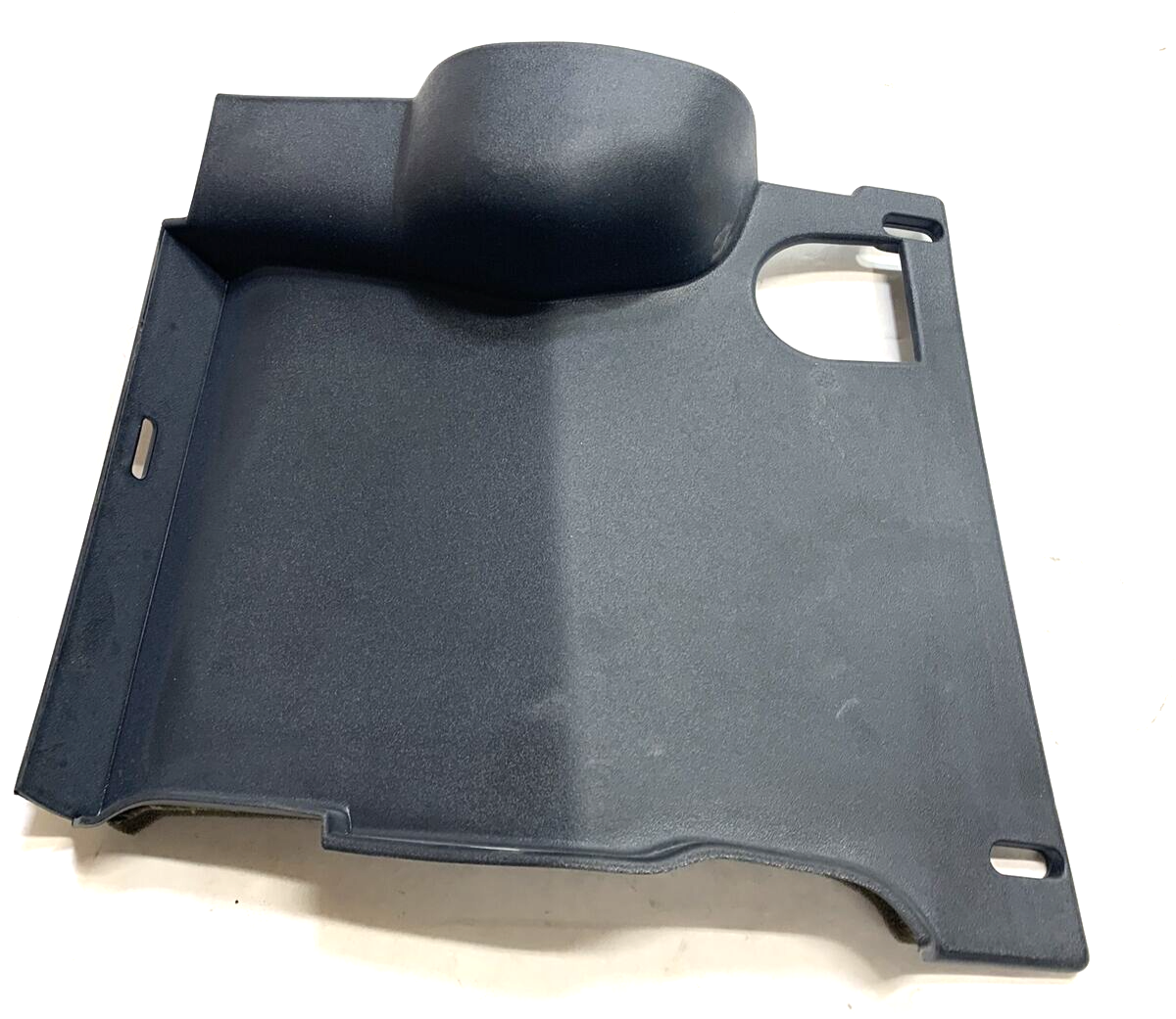 New OEM GM 95-97 Chevy S10 Lower Dash Trim Panel below glove box Panel 15719872