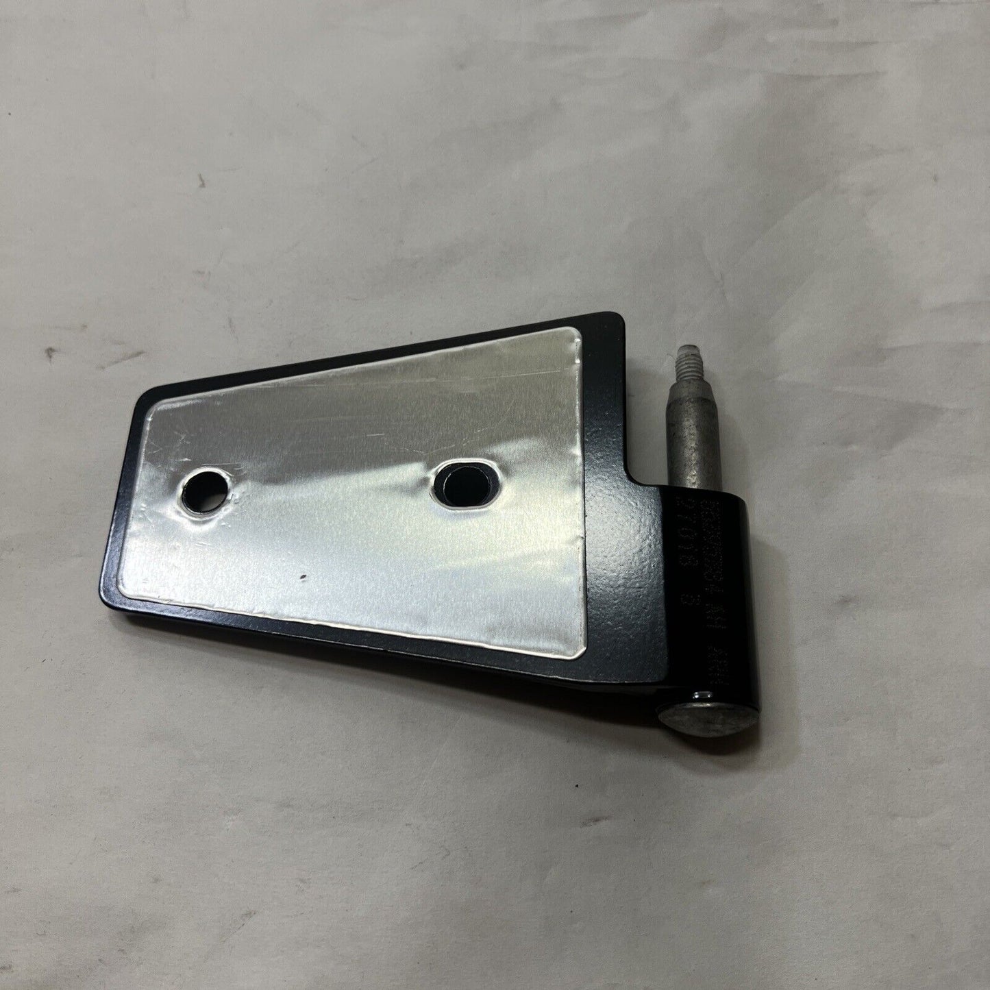 New OEM Genuine Mopar Right Side Door Hinge 2007-18 Wrangler JK