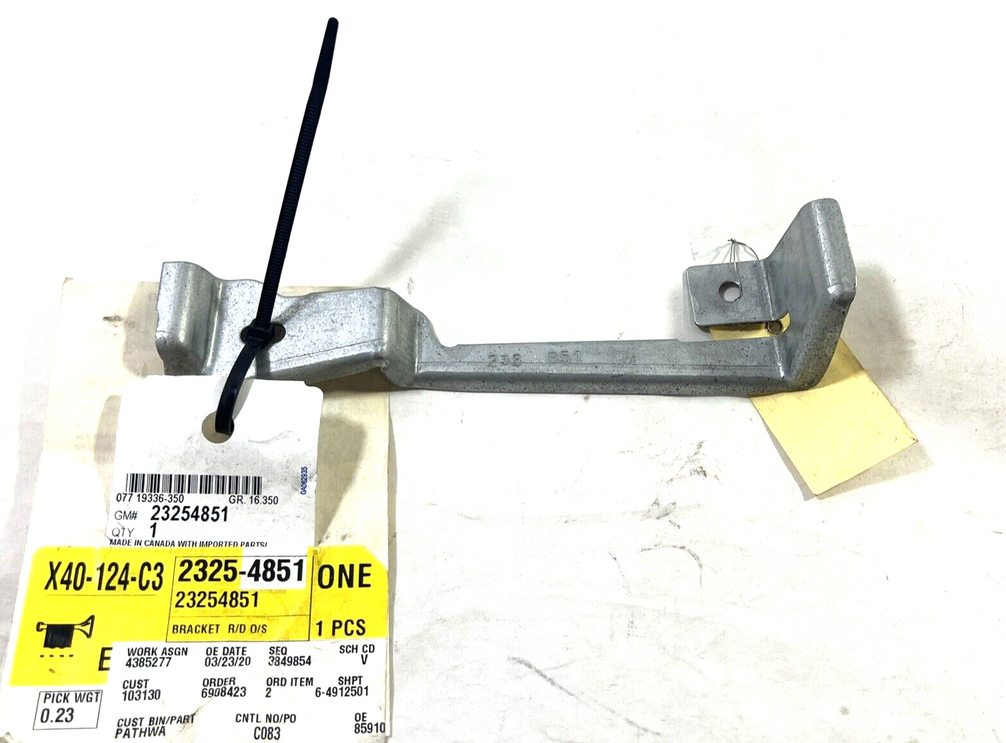 Genuine OEM GM Savana 1500 Rear Door Outside Handle Bracket 1996-2017 23254851