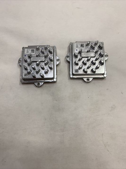 New OEM GM Headlight Module 2 Pack 84551653