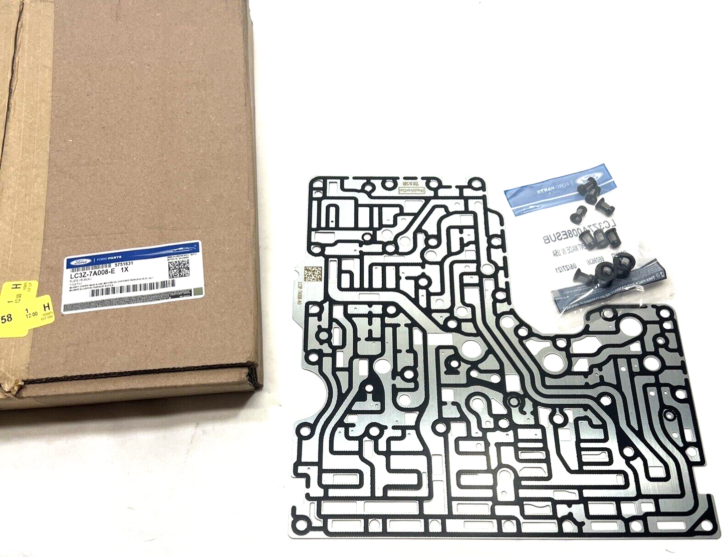 New OEM Genuine Ford Auto Transmission Valve Body Separator Plate LC3Z7A008E