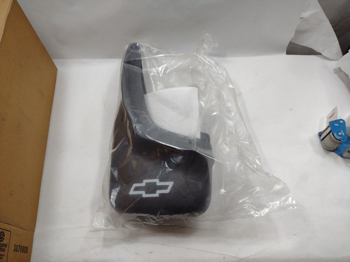 Genuine OEM GM Chevrolet Suburban Tahoe Front Splash Guards Mud Flaps 12495822