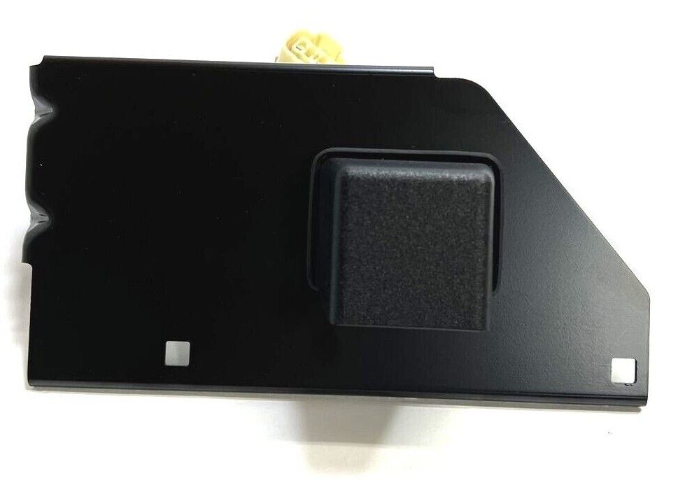 New OEM Genuine GM Rear License Plate Lamp with Bracket & Harness 15048278