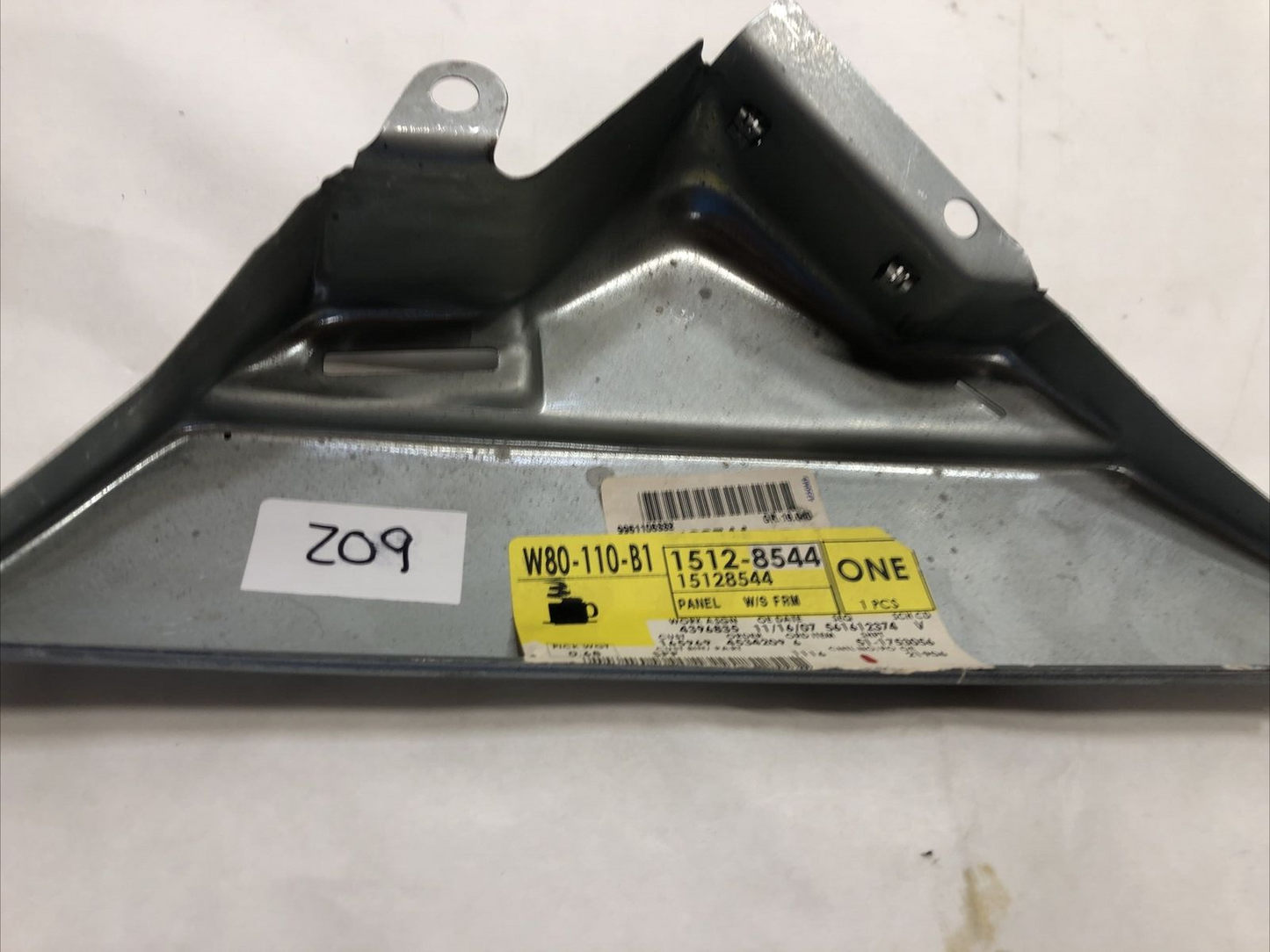 New OEM Genuine GM Chevrolet GMC 1996-2021 Driver's Side Filler Panel 15128544