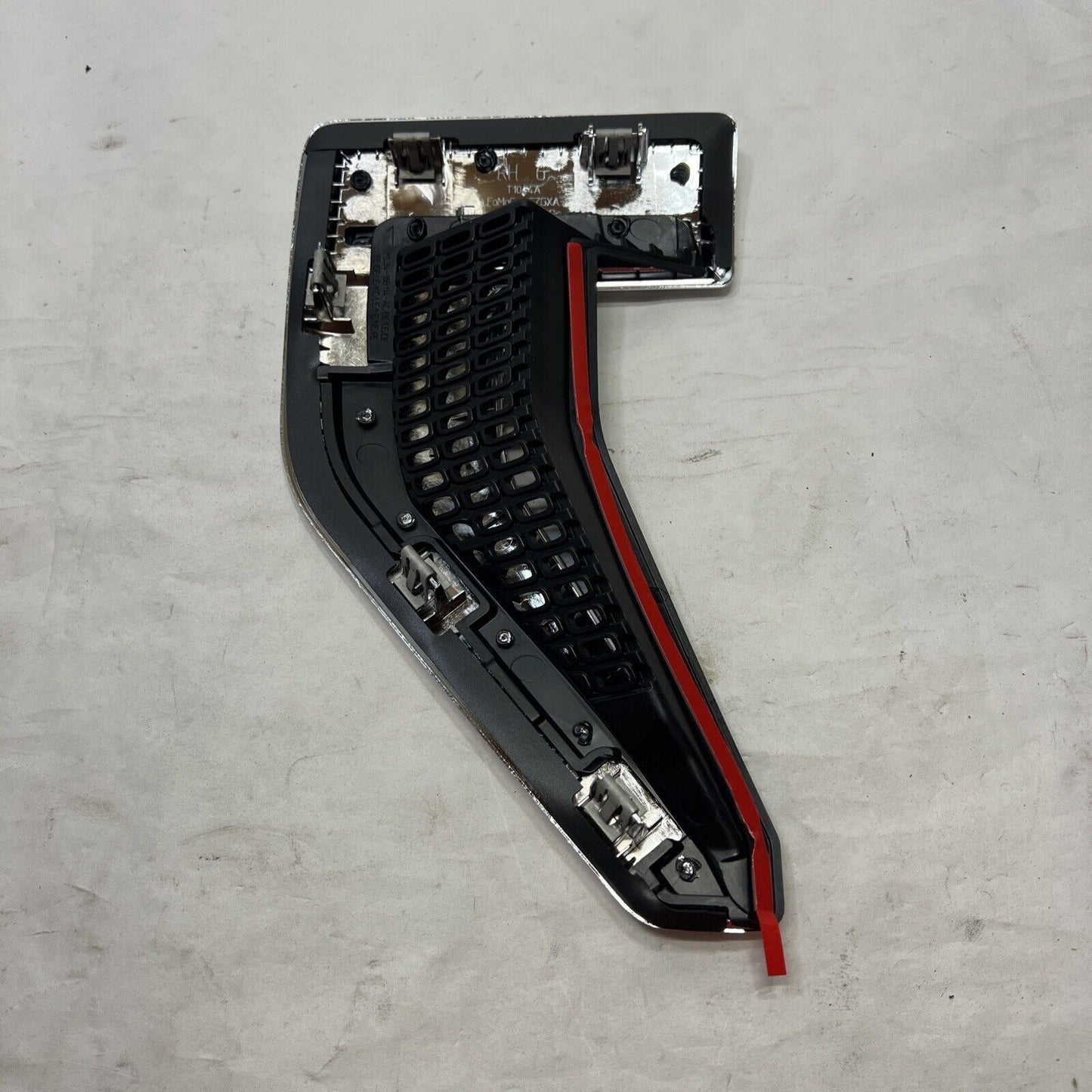 New OEM Genuine Ford F-150 2021-2023 Fender Emblem Name Plate ML3Z16720C