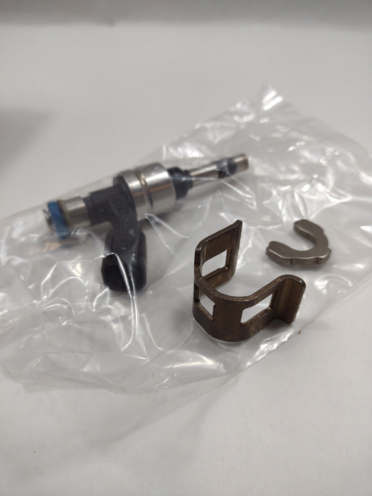 New Fuel Injector  ACDelco GM OE/GM Genuine Parts  12634126