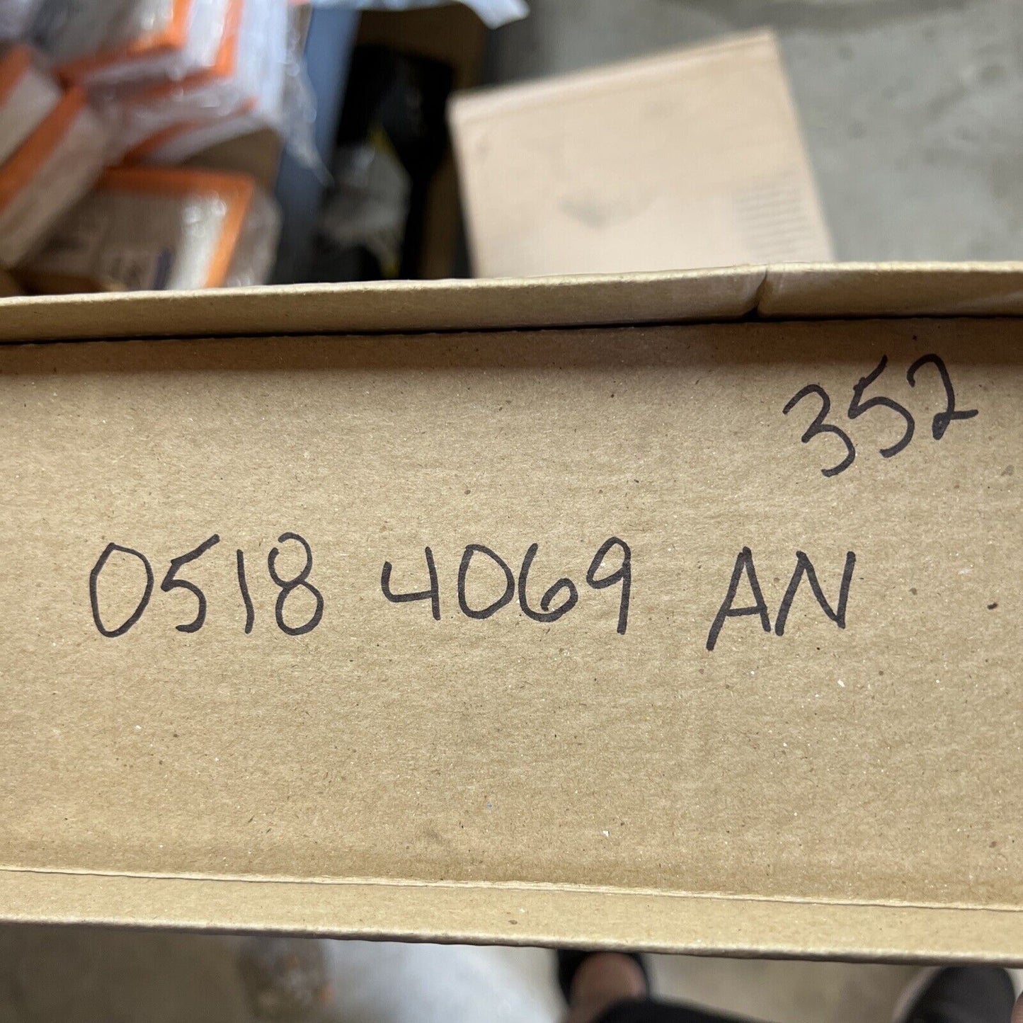 New OEM Mopar Chrysler 300 Engine Valve Cover Bolt 5184069AN