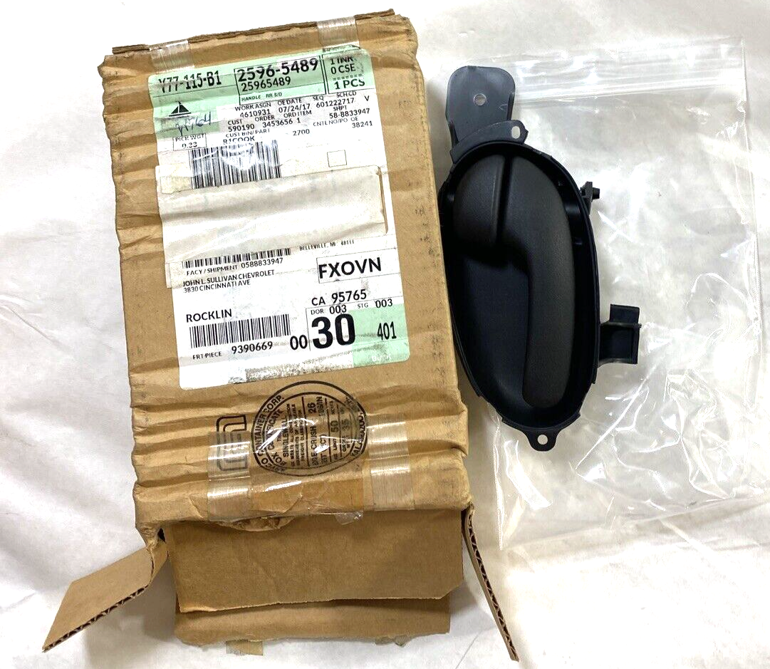 Genuine OEM GM Chevrolet Interior Passenger Side Door Handle 2002-2009 25965489