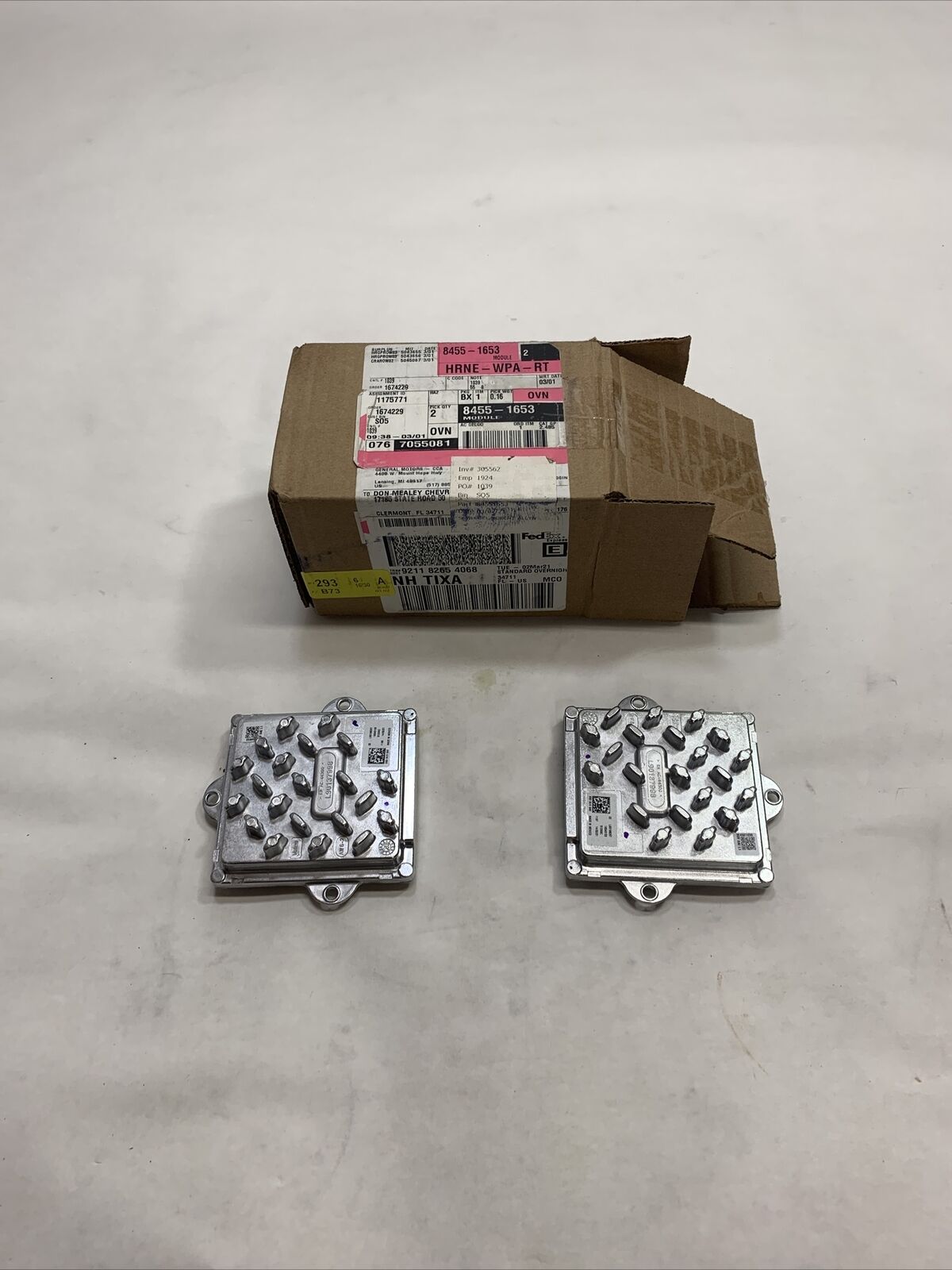 New OEM GM Headlight Module 2 Pack 84551653