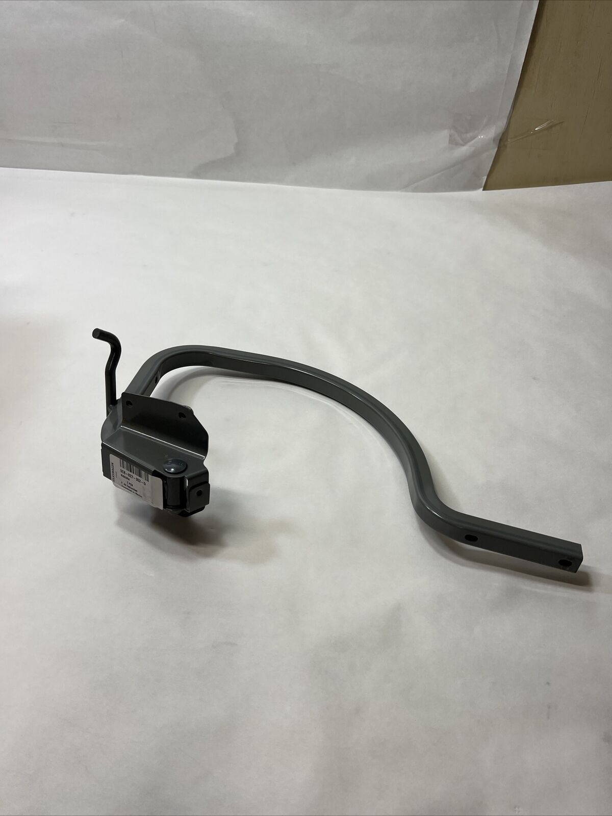 New OEM Genuine Volkswagen Jetta 2014-2018 Deck Lid Hinge 5C6827302D