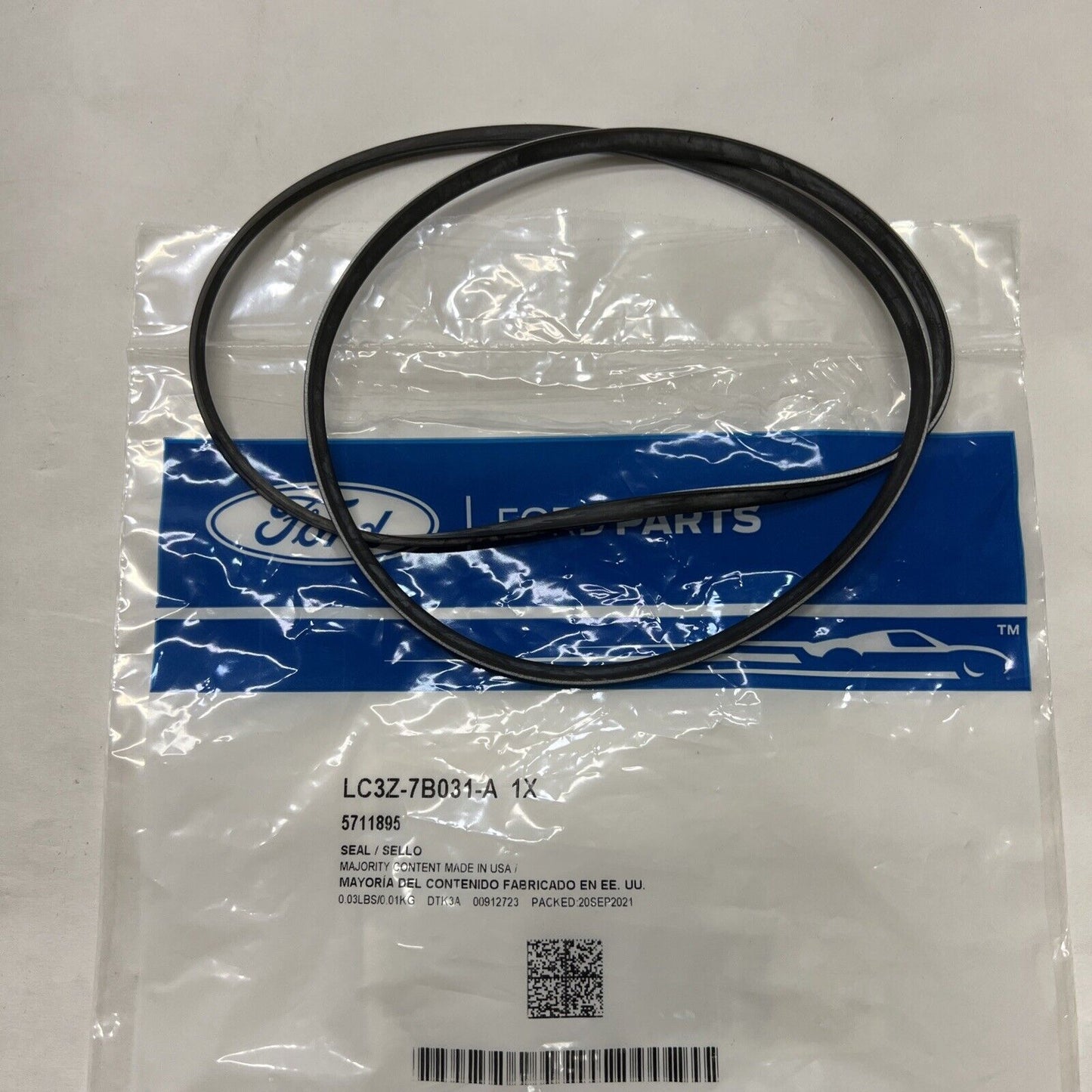New OEM Ford Seal LC3Z7B031A