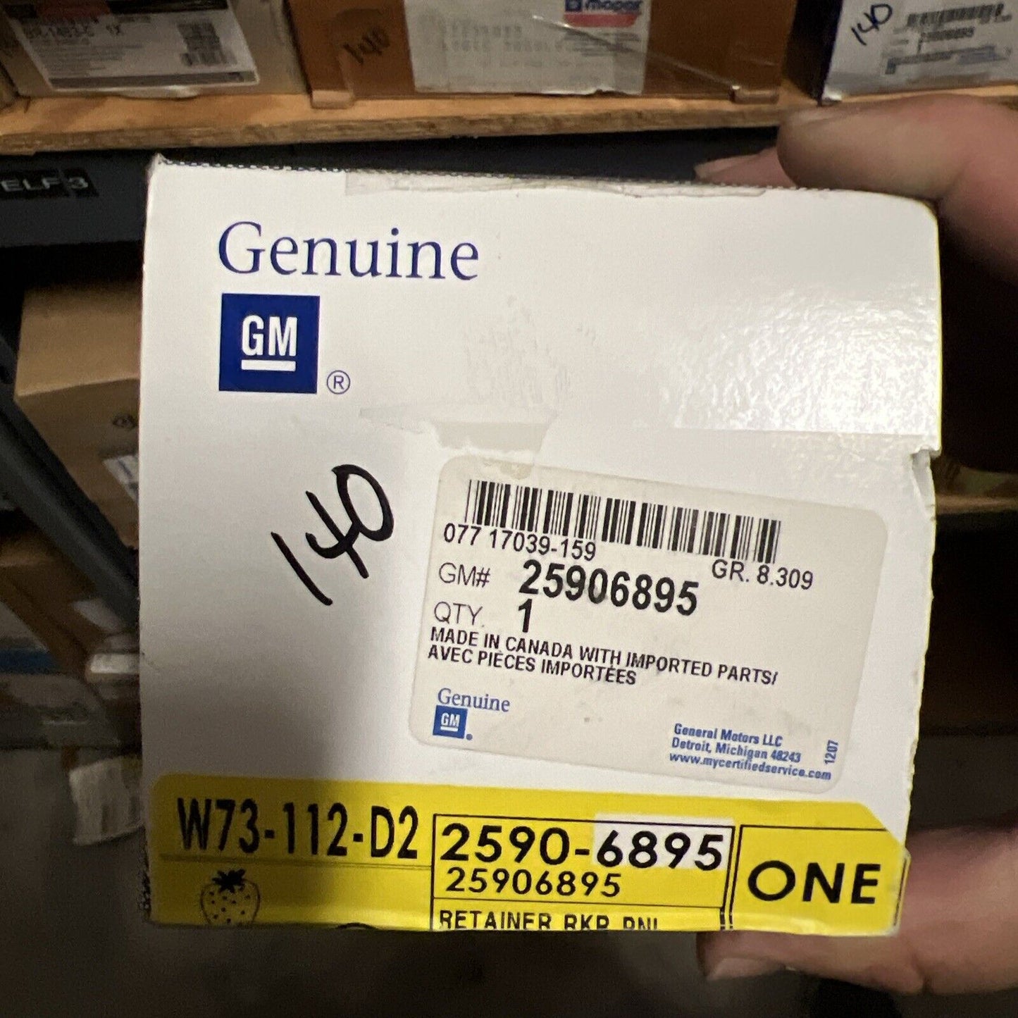 Genuine OEM GM Rear Right Side Rocker Rear Rocker Molding Retainer Clip 25906895