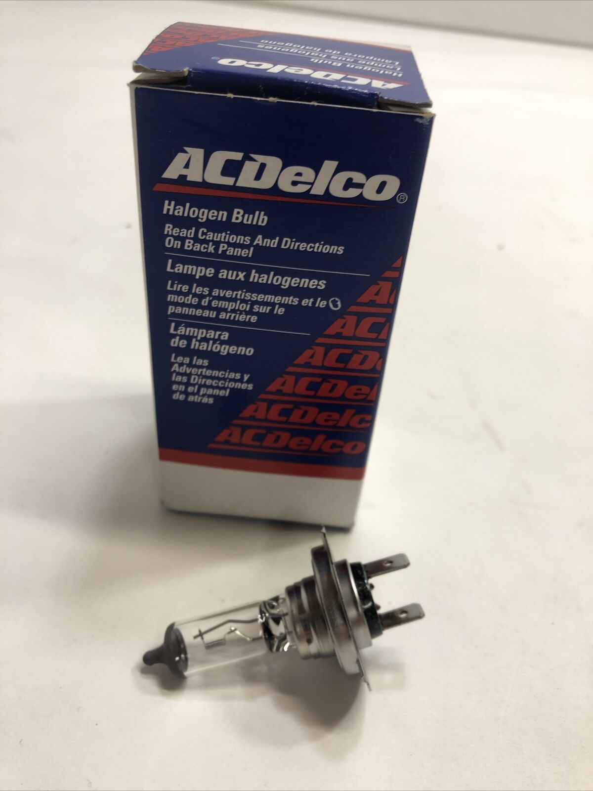 New OEM Genuine GM ACDelco Chevrolet GMC 2007-2017 Headlamp Bulb 13503384